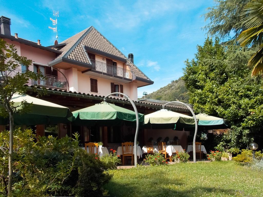 Hotel Alpino Cuasso Al Monte Exterior photo