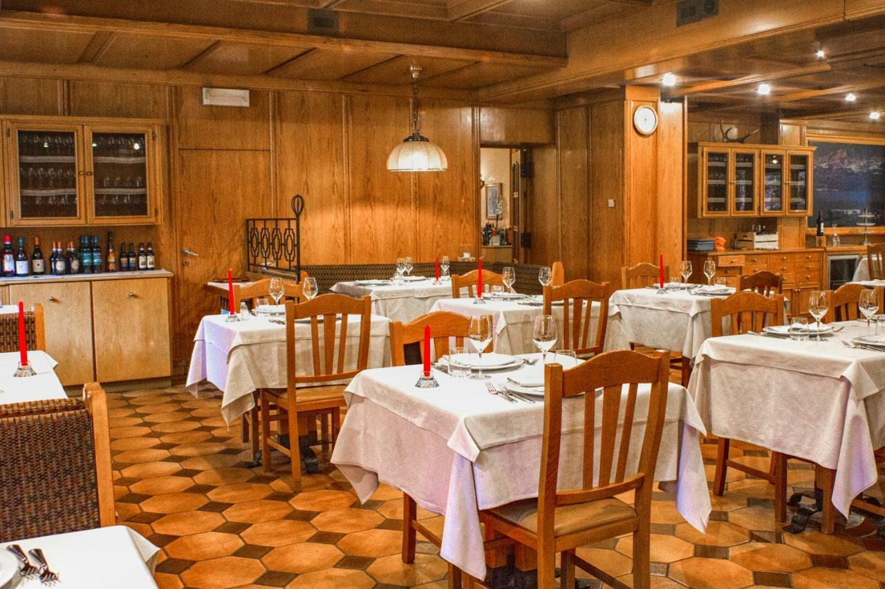 Hotel Alpino Cuasso Al Monte Exterior photo
