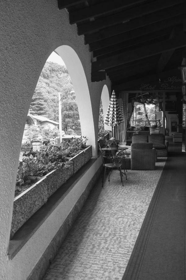 Hotel Alpino Cuasso Al Monte Exterior photo